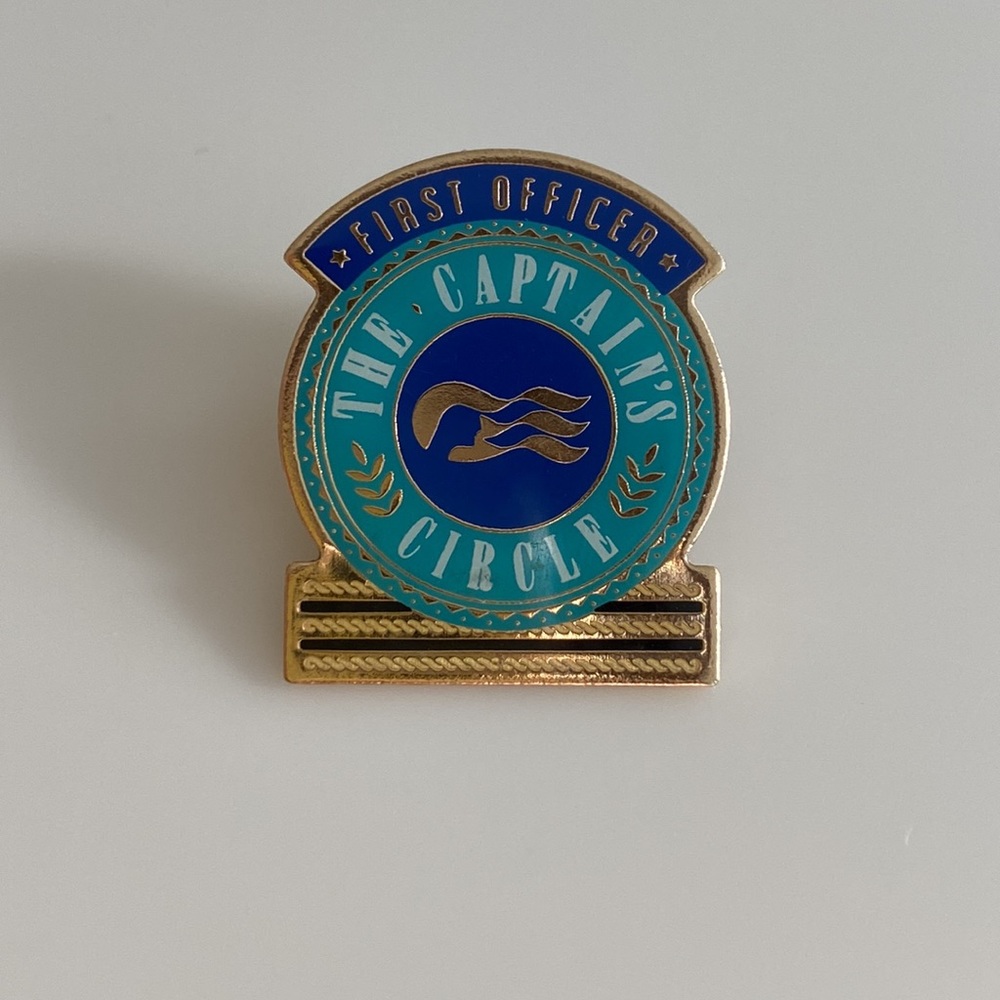 VTG Princess Cruise Ship First Officer The Captain’s Circle Lapel Pin Souvenir
